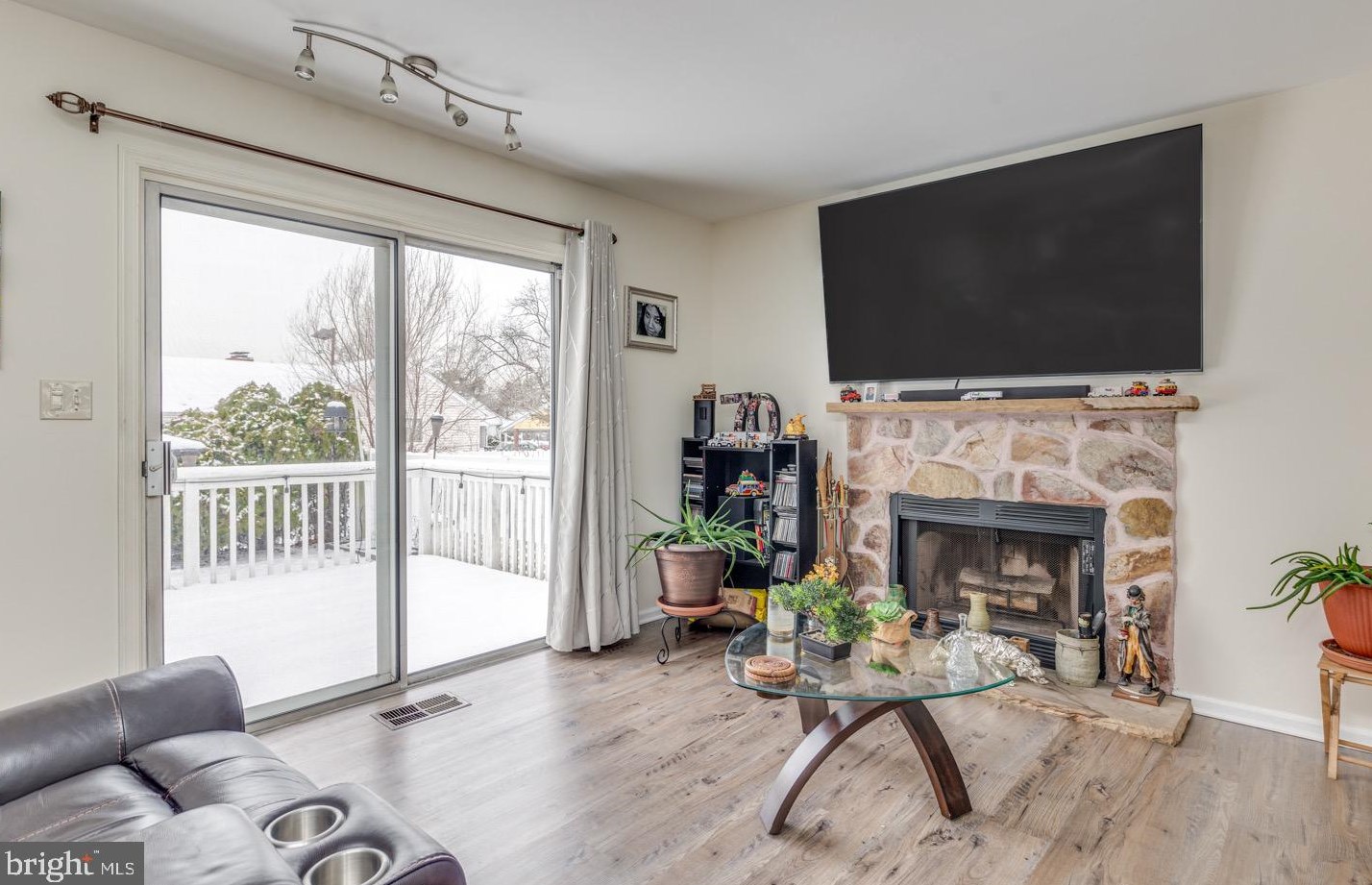 907 Turner Ave, Riverton NJ  08077-1934 exterior