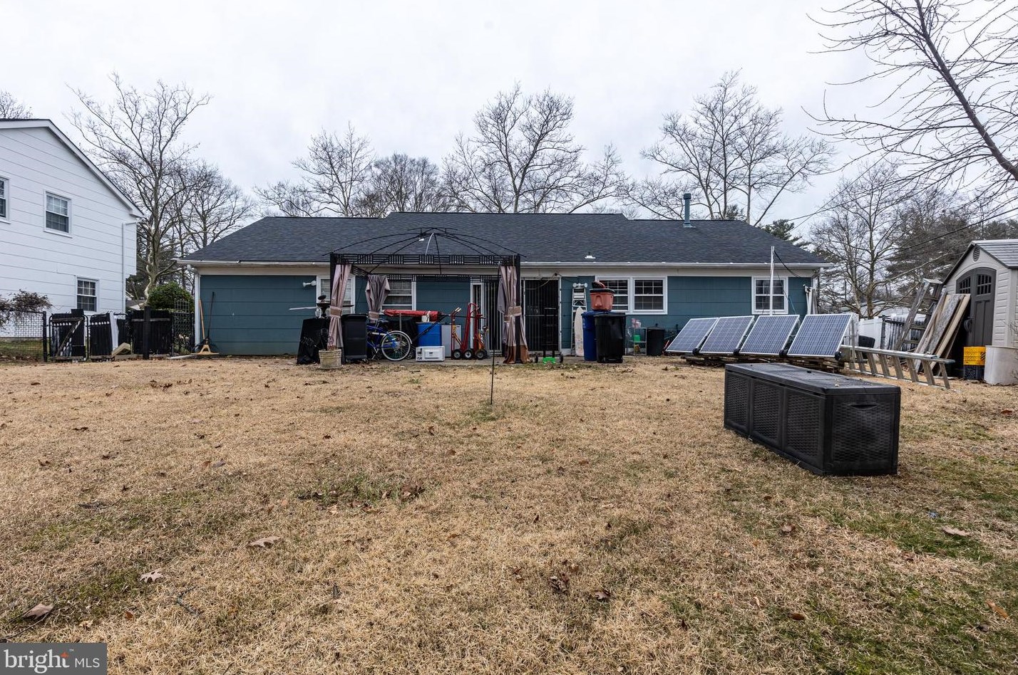 8 Essex Ln, Willingboro NJ  08046-2243 exterior