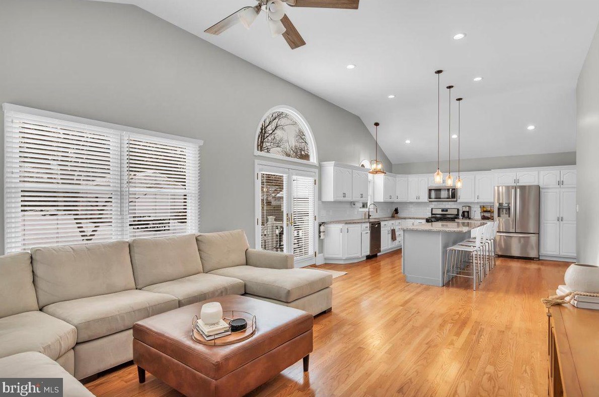 422 2nd St, Moorestown NJ  08057-3002 exterior