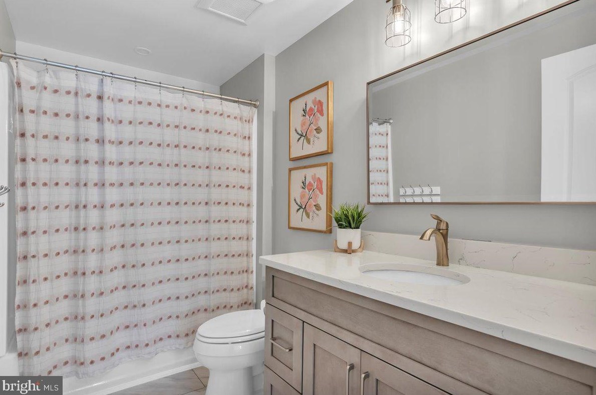 422 2nd St, Moorestown NJ  08057-3002 exterior