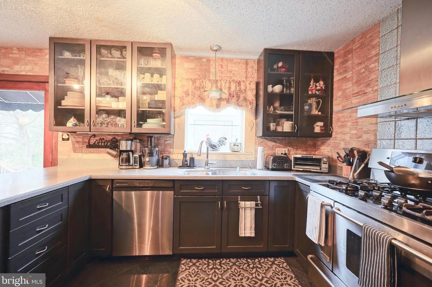 607 Union Mill Rd, Mount Laurel NJ  08054-9515 exterior