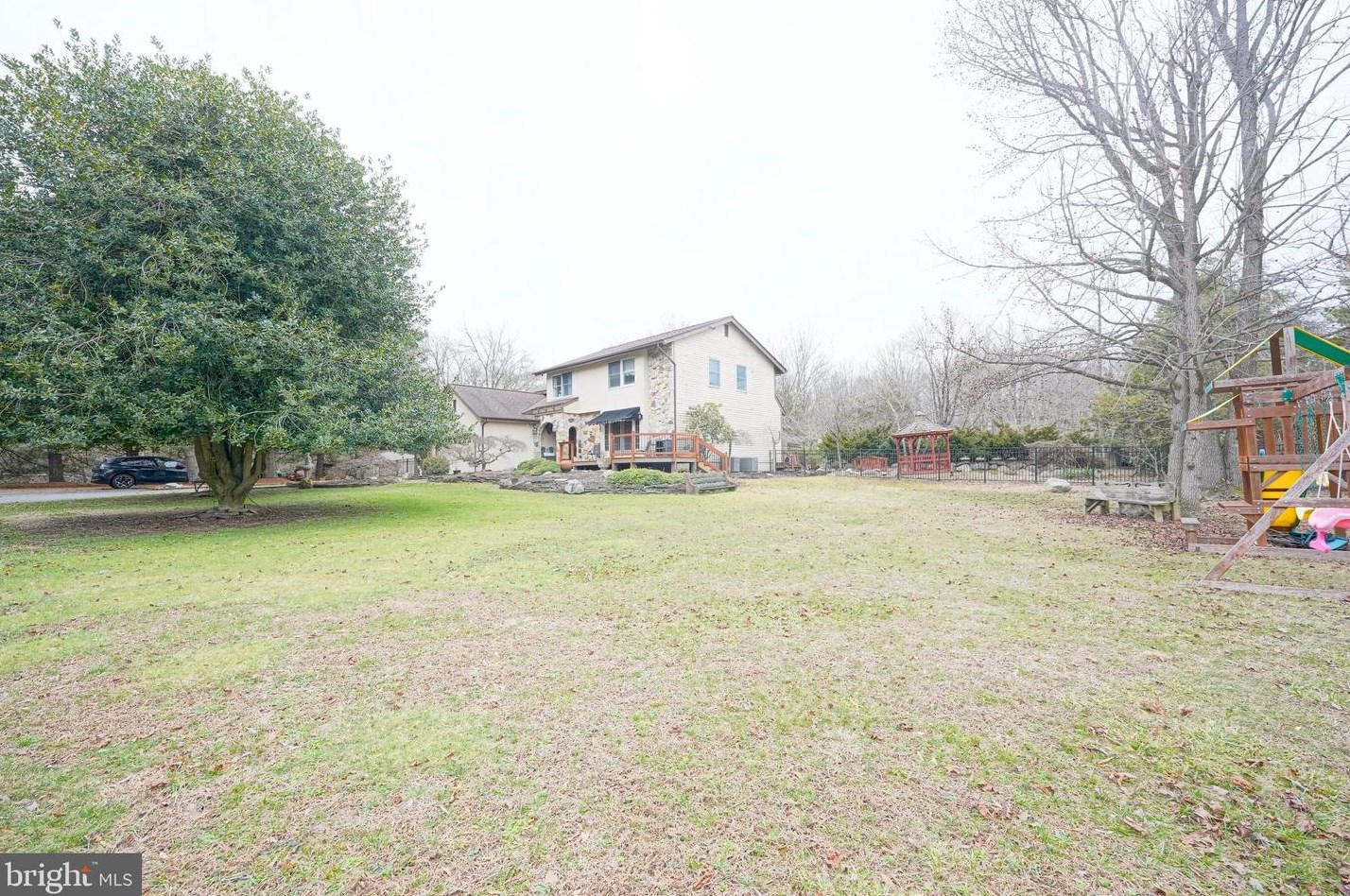 607 Union Mill Rd, Mount Laurel NJ  08054-9515 exterior