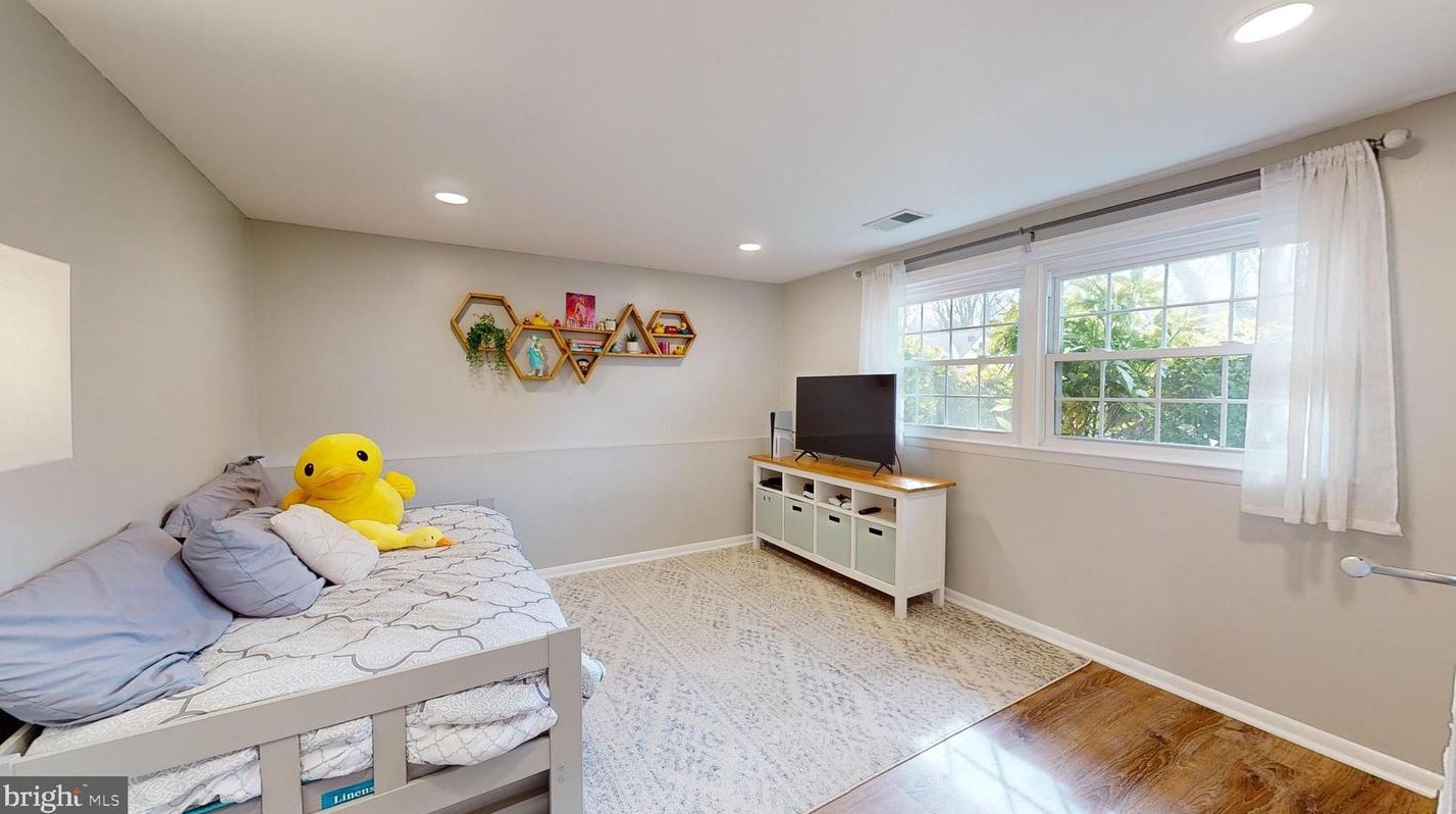 108 Chatham Rd, Mount Laurel NJ  08054-1002 exterior