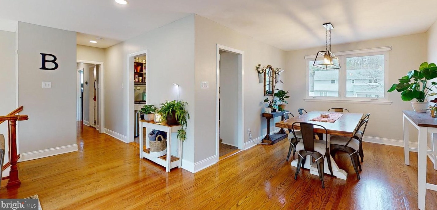 108 Chatham Rd, Mount Laurel NJ  08054-1002 exterior