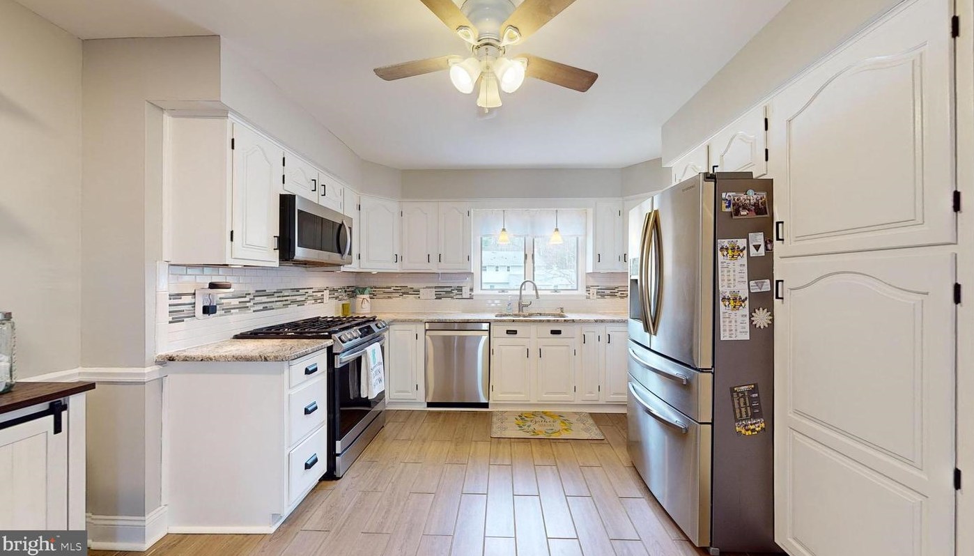 108 Chatham Rd, Mount Laurel NJ  08054-1002 exterior