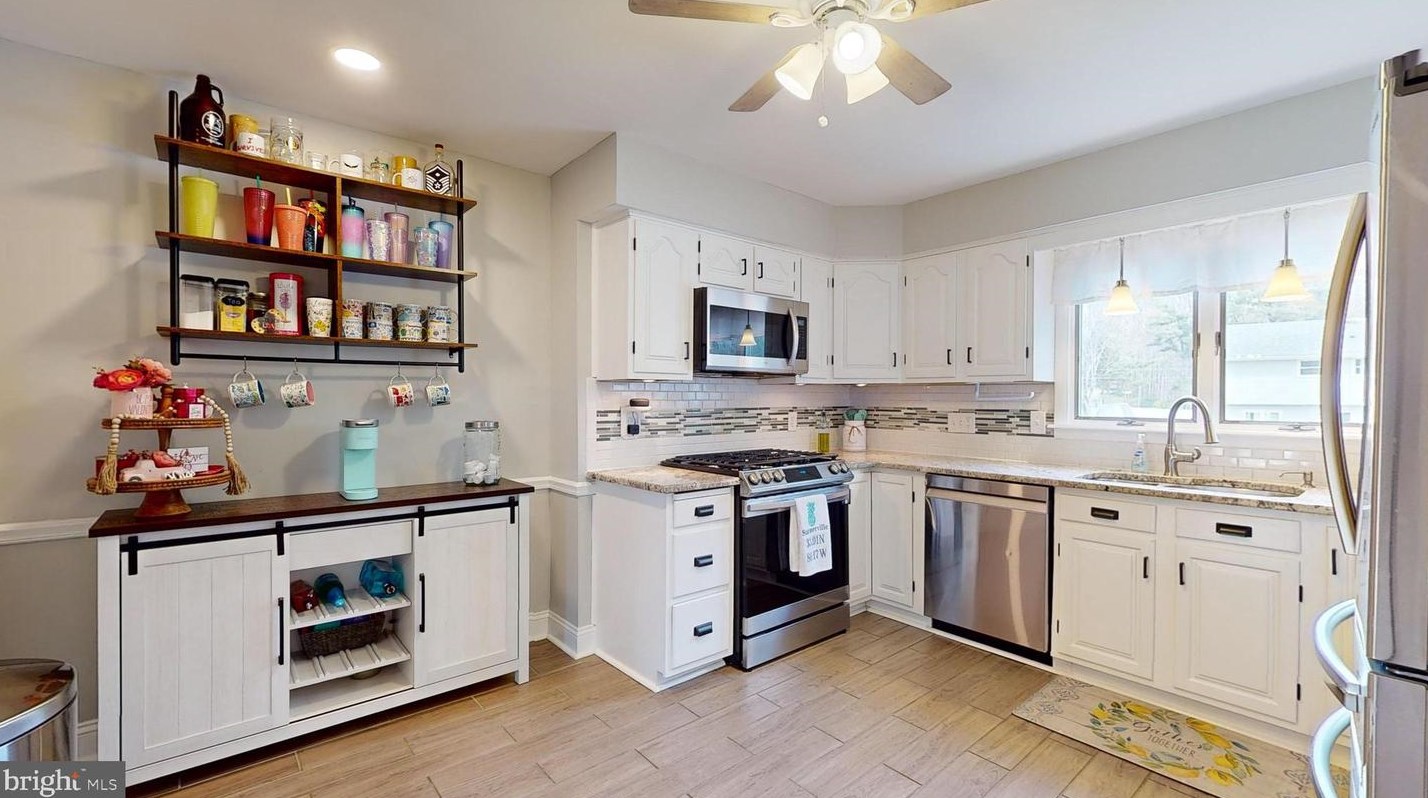 108 Chatham Rd, Mount Laurel NJ  08054-1002 exterior