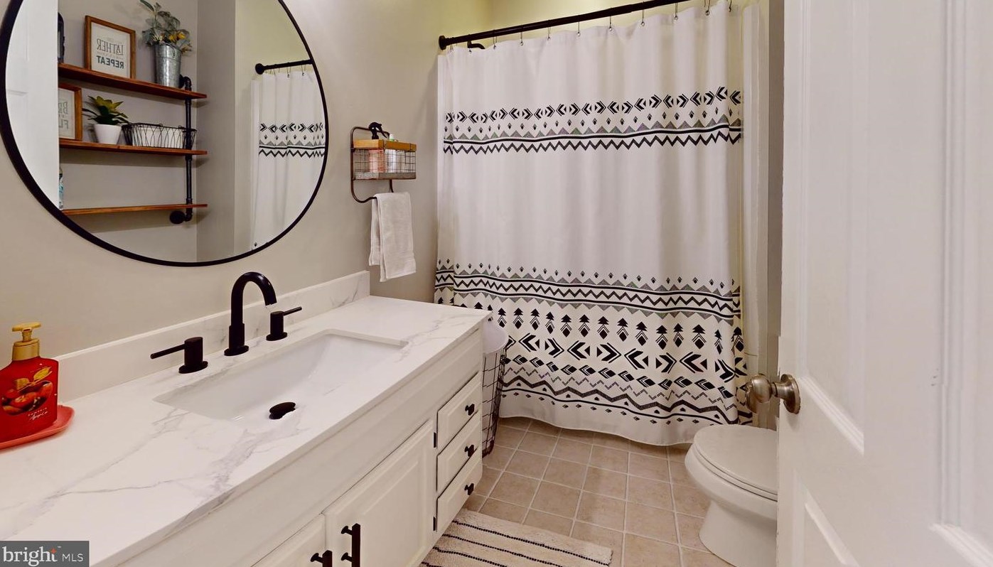 108 Chatham Rd, Mount Laurel NJ  08054-1002 exterior