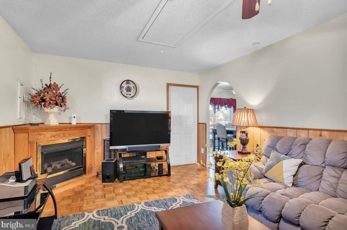 15 Goodwin Ln, Willingboro NJ  08046-3221 exterior