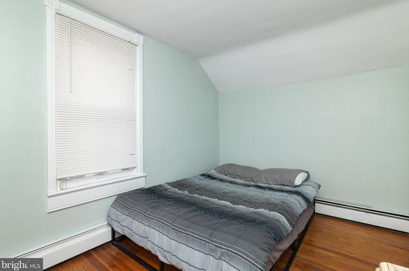 728 Lincoln Ave, Burlington NJ  08016-2420 exterior