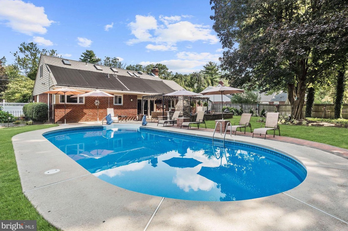 602 Camden Ave, Moorestown NJ  08057-2242 exterior