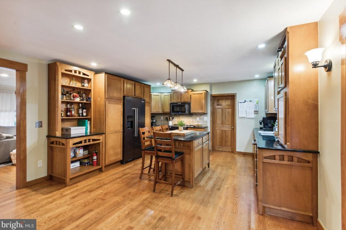 602 Camden Ave, Moorestown NJ  08057-2242 exterior