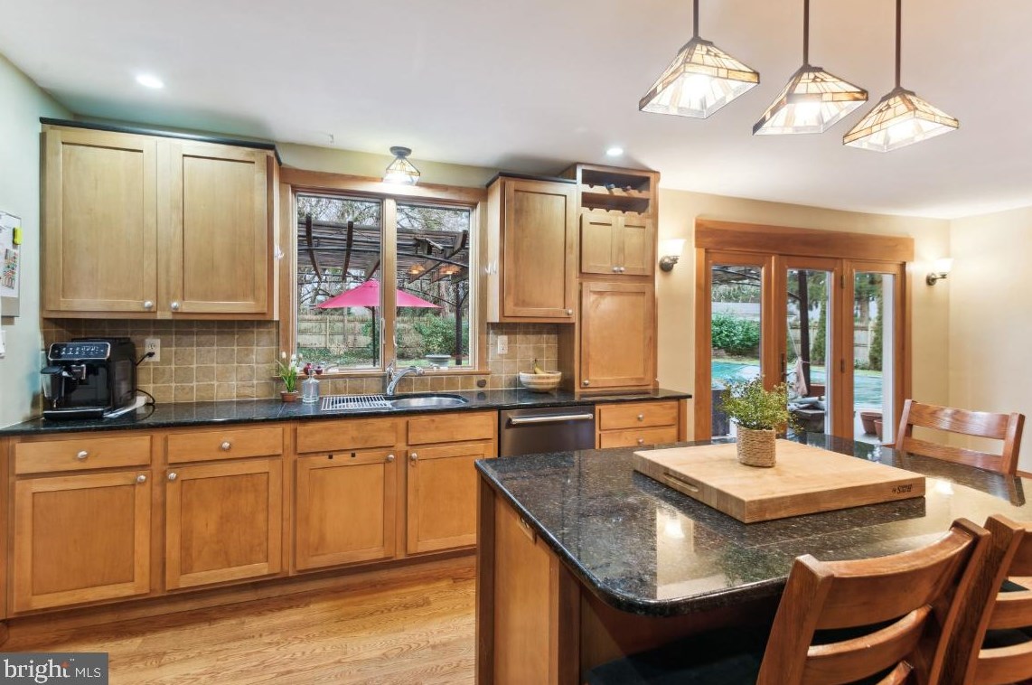 602 Camden Ave, Moorestown NJ  08057-2242 exterior