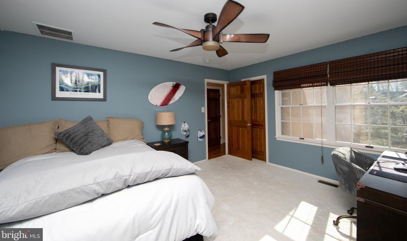 5 Pepperbush Ct, Medford NJ  08055-3818 exterior