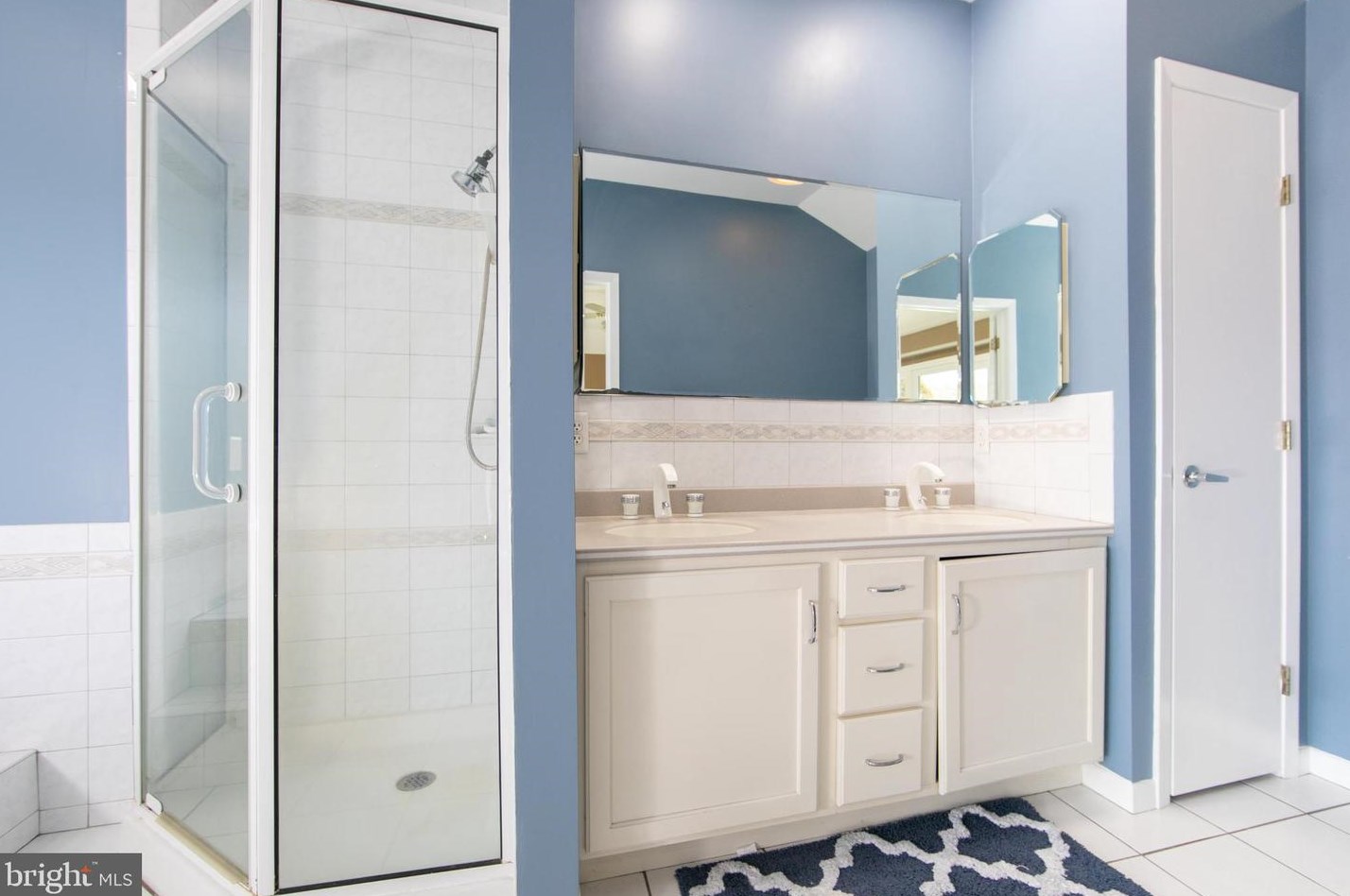 36 Hockey Dr, Columbus NJ  08022-9501 exterior