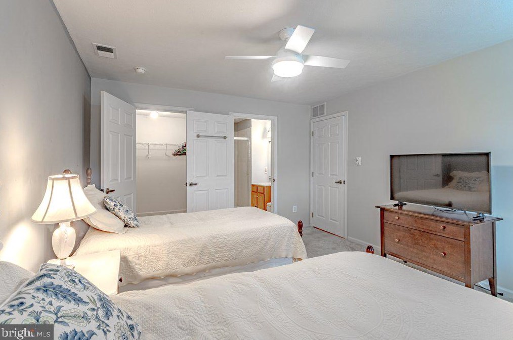 1608 Staghorn Dr, Mount Laurel NJ 08054-6953 exterior