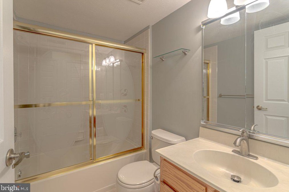 1608 Staghorn Dr, Mount Laurel NJ 08054-6953 exterior