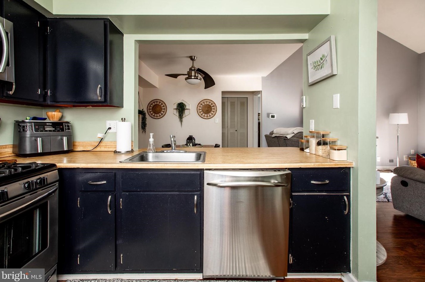 1714 Ralston Dr, Mount Laurel NJ  08054-3351 exterior