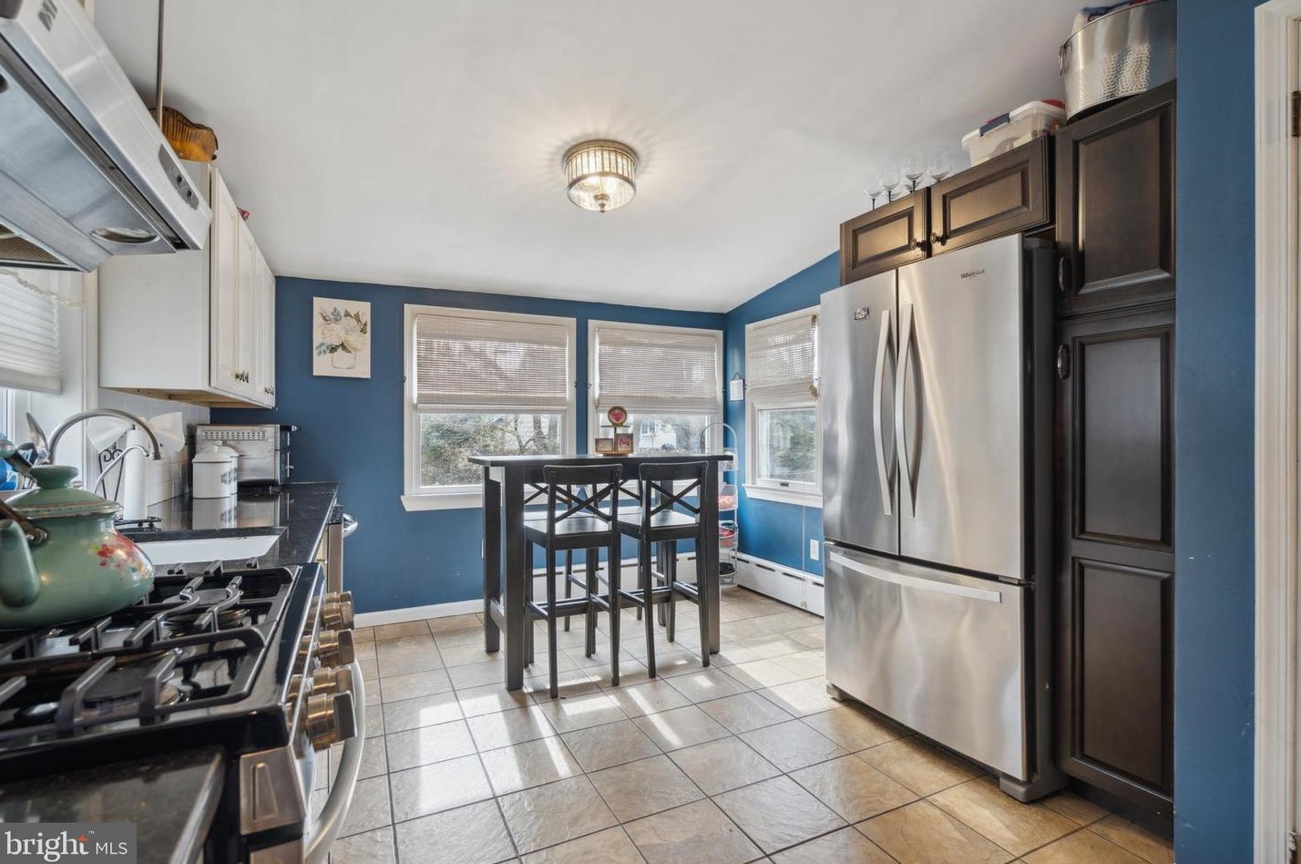 606 Linden Ave, Riverton NJ  08077-1451 exterior