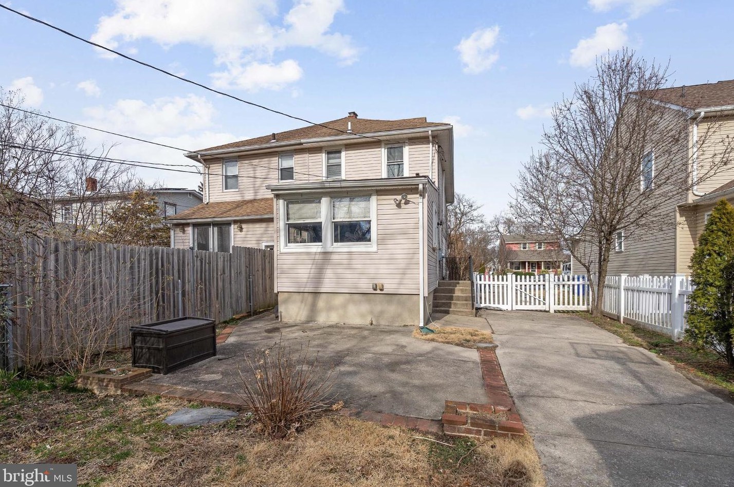 606 Linden Ave, Riverton NJ  08077-1451 exterior