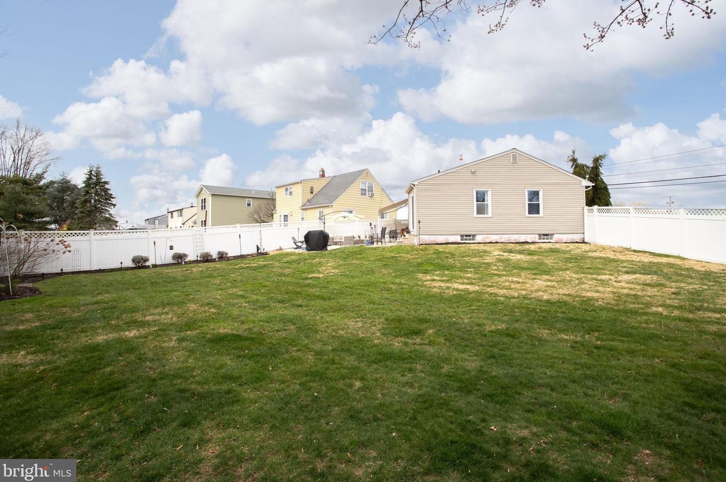 1 Willow Rd, Chesterfield NJ  08505-2714 exterior