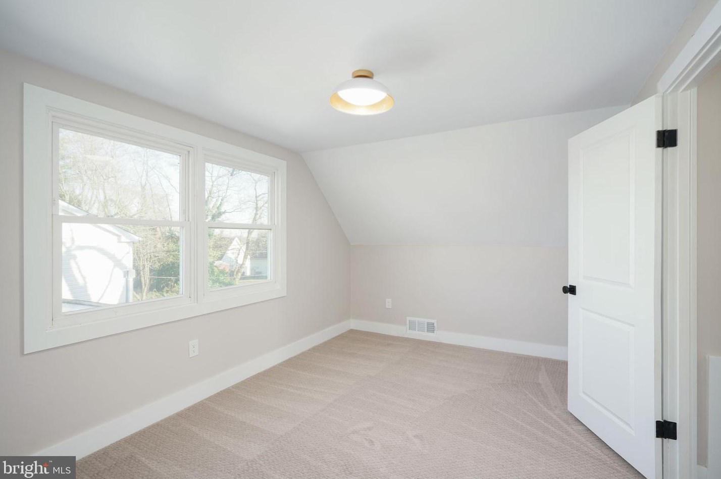 6 Hornblende Ln, Willingboro NJ  08046-1730 exterior