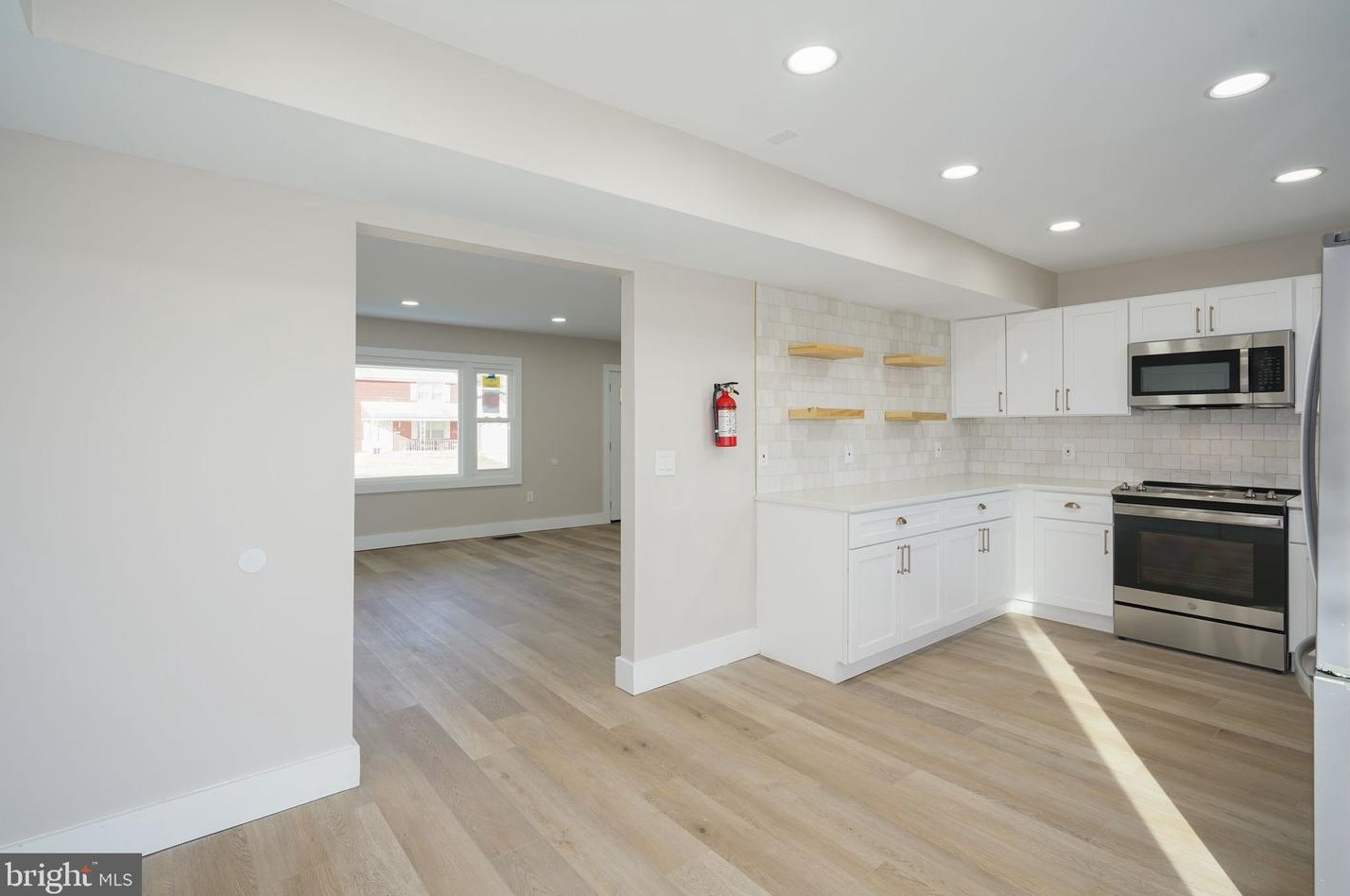6 Hornblende Ln, Willingboro NJ  08046-1730 exterior