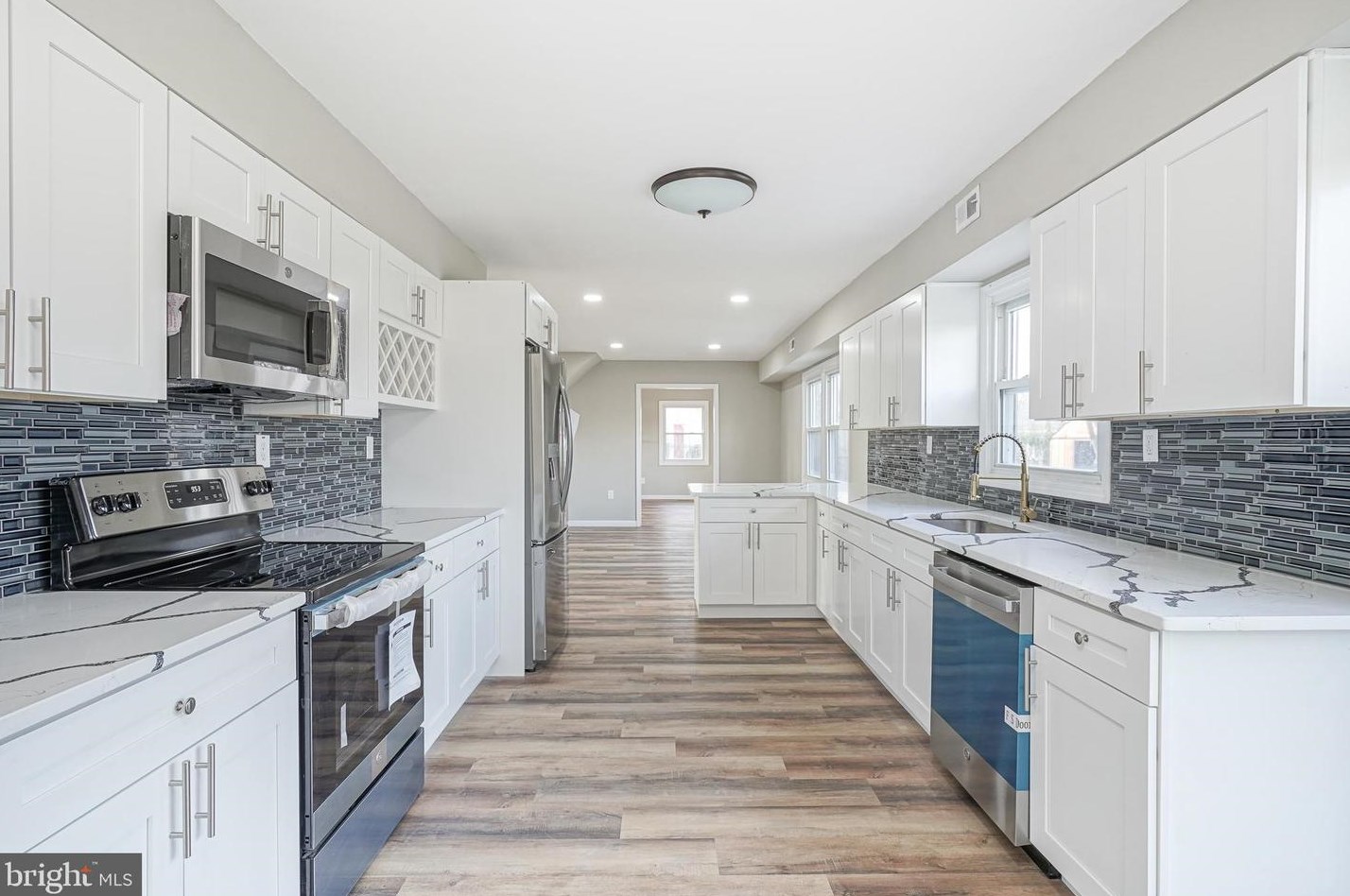 130 Northampton Dr, Willingboro NJ  08046-1326 exterior