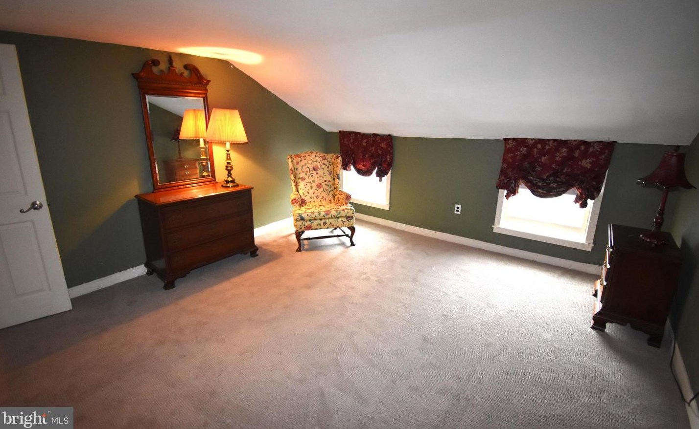 122 Un St, Burlington NJ 08016-1511 exterior