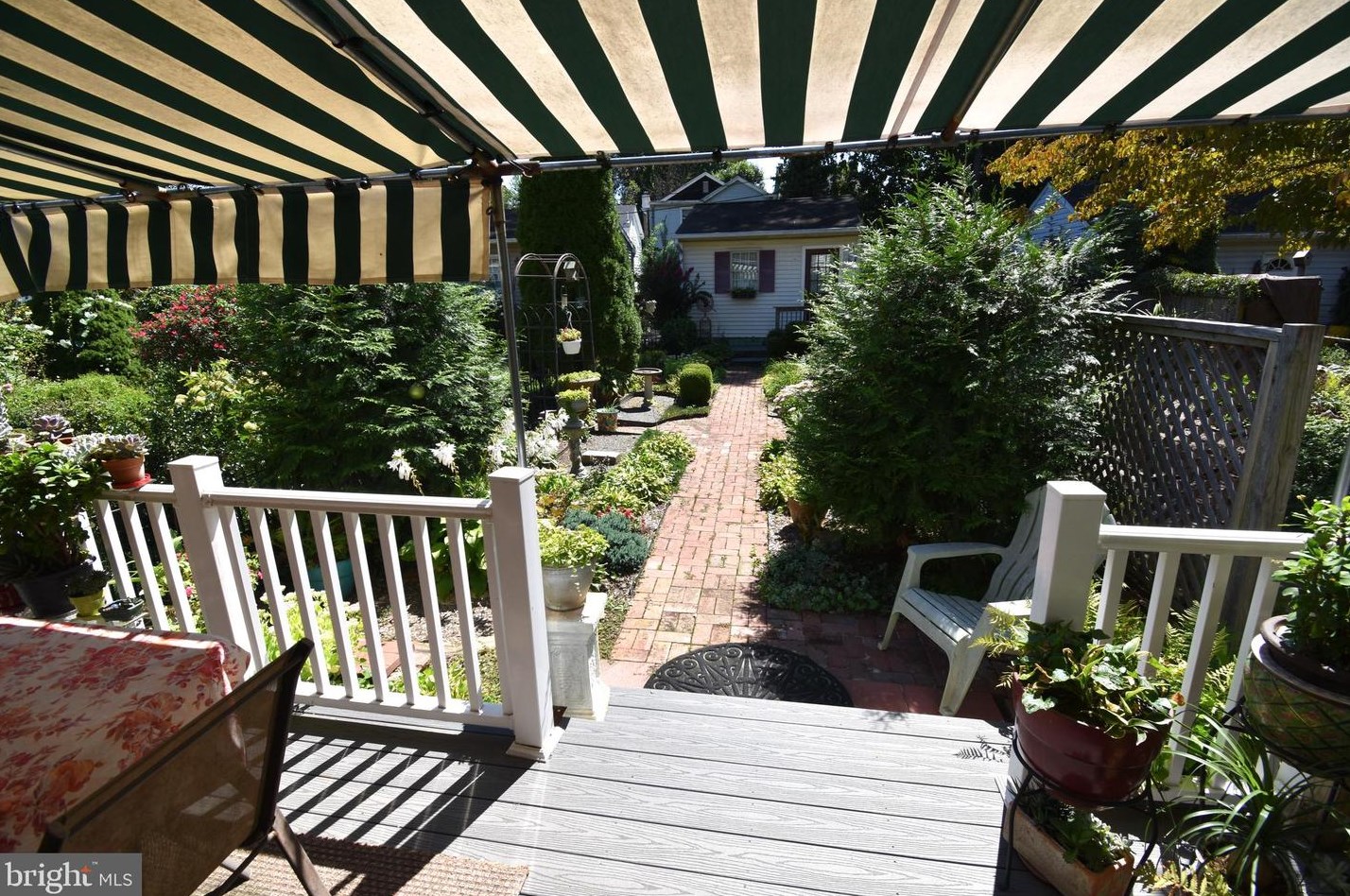 122 Un St, Burlington NJ 08016-1511 exterior