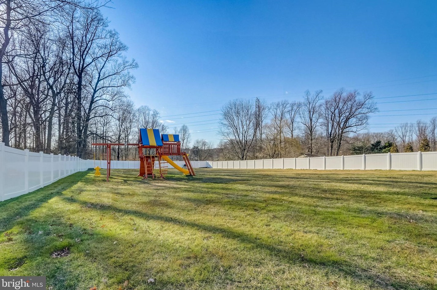 154 Memorial Ln, Mount Laurel NJ  08054-2032 exterior
