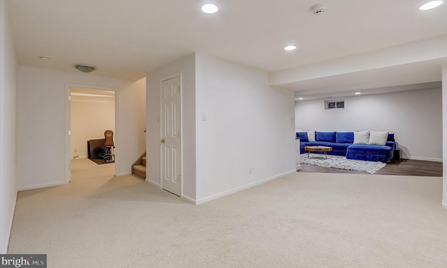 154 Memorial Ln, Mount Laurel NJ  08054-2032 exterior