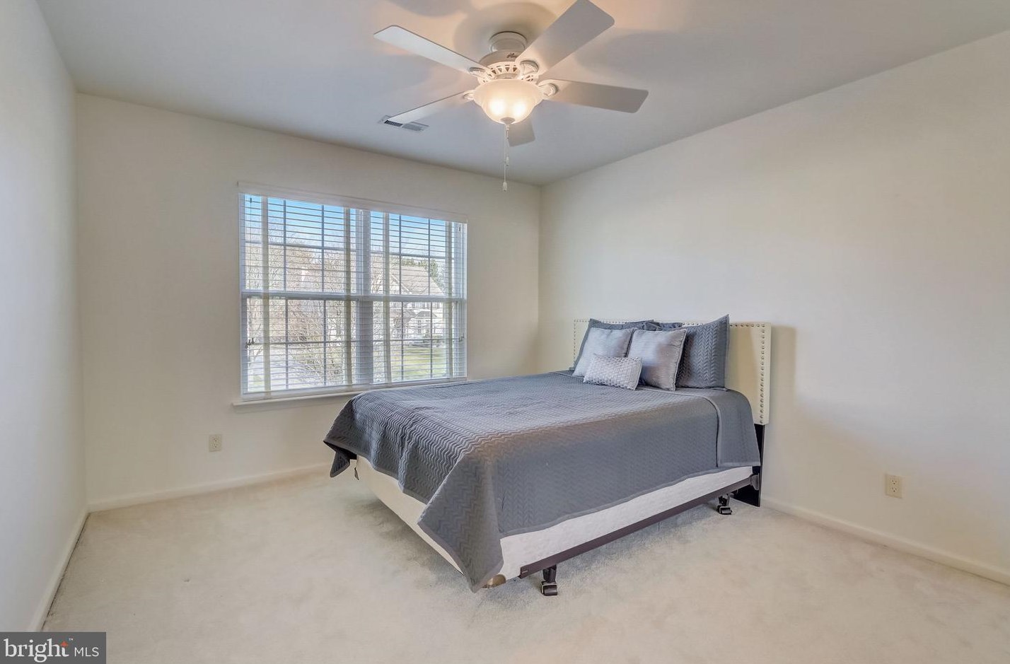 154 Memorial Ln, Mount Laurel NJ  08054-2032 exterior
