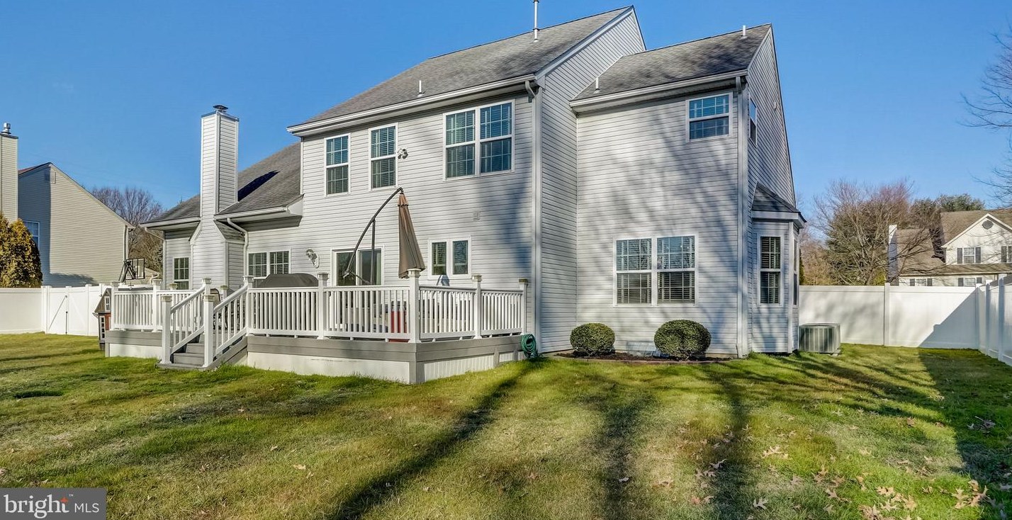154 Memorial Ln, Mount Laurel NJ  08054-2032 exterior