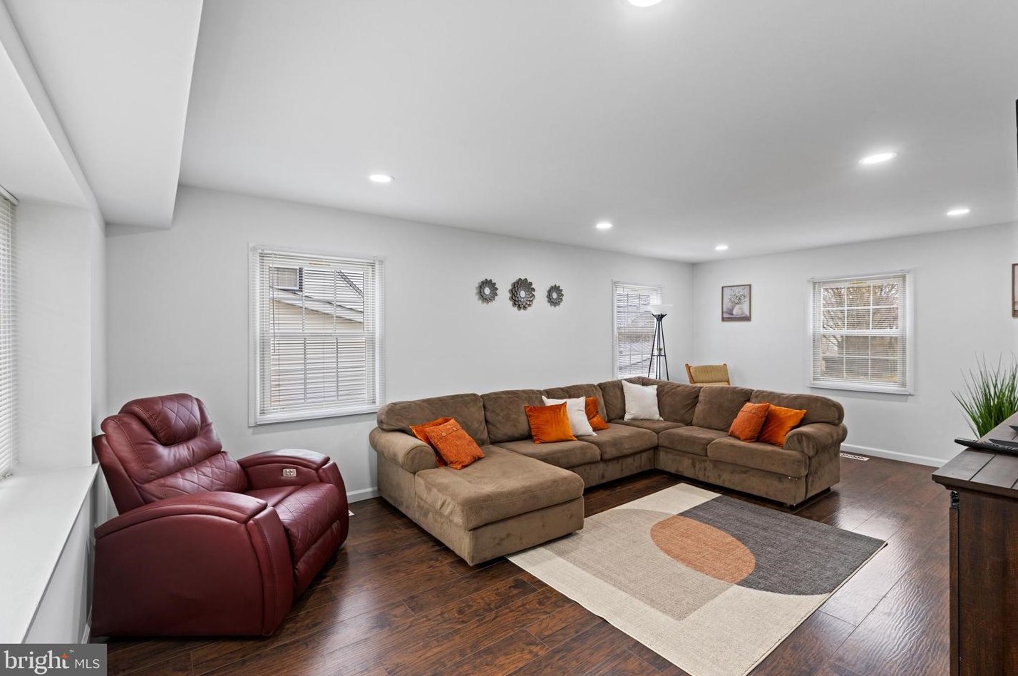 150 Edge Ln, Willingboro NJ  08046-2416 exterior