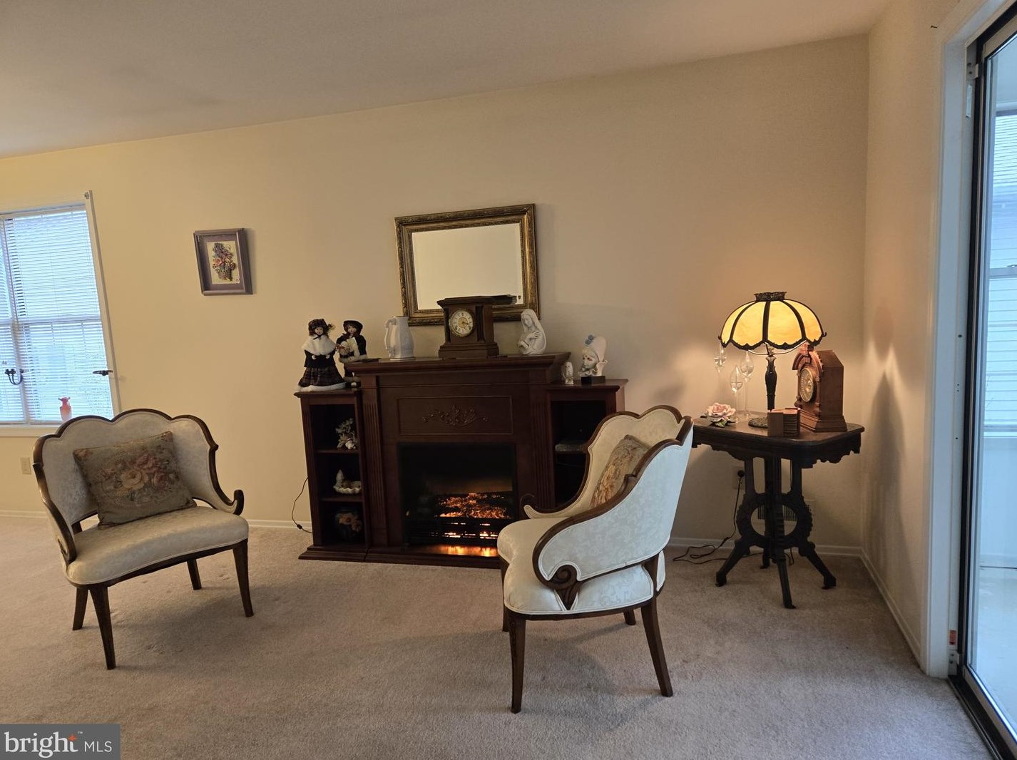 27 Hilltop Ln, Columbus NJ  08022-1008 exterior