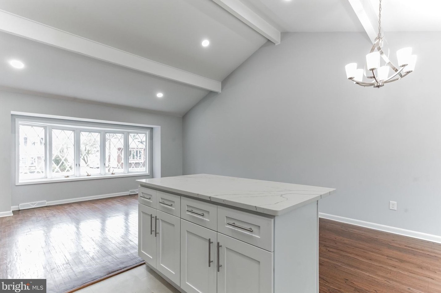 307 Manor Ct, Riverton NJ  08077-1155 exterior