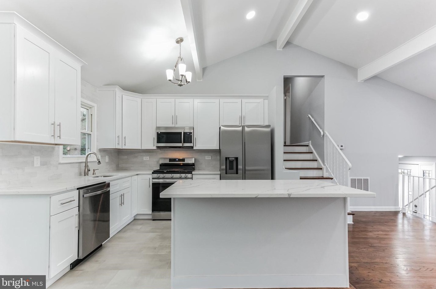 307 Manor Ct, Riverton NJ  08077-1155 exterior