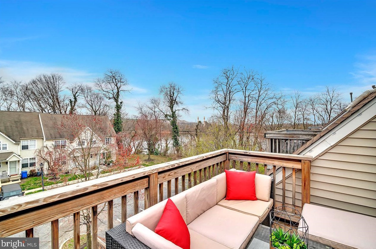 213 River Ct, Chesterfield NJ  08505-1149 exterior