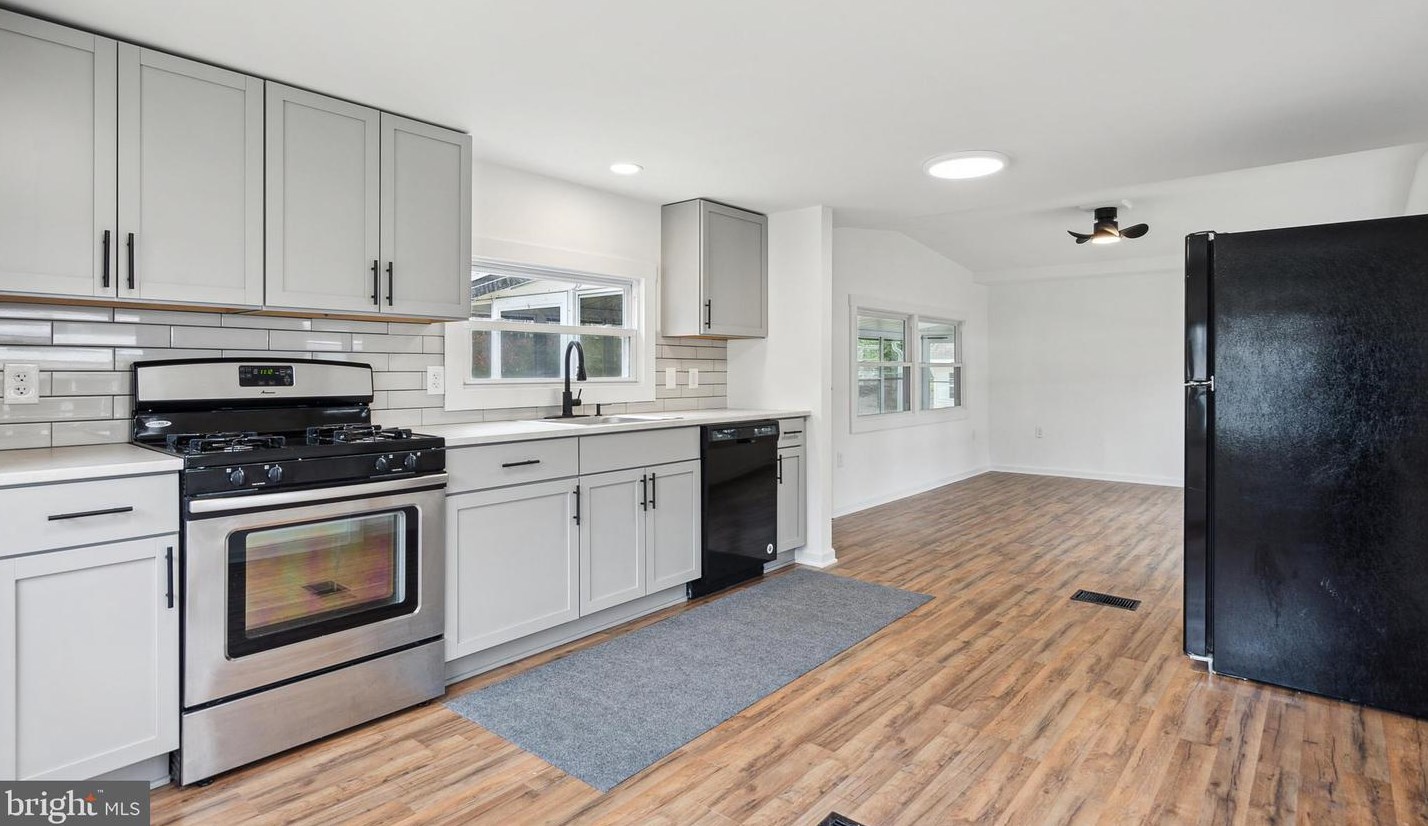 39 Cherry Ln, Southampton NJ 08088-9073 exterior