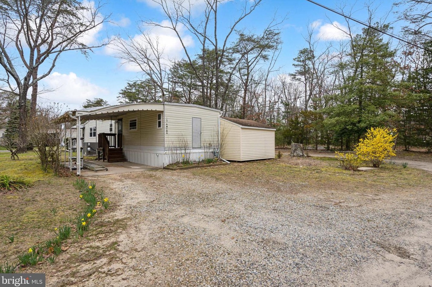 39 Cherry Ln, Southampton NJ 08088-9073 exterior