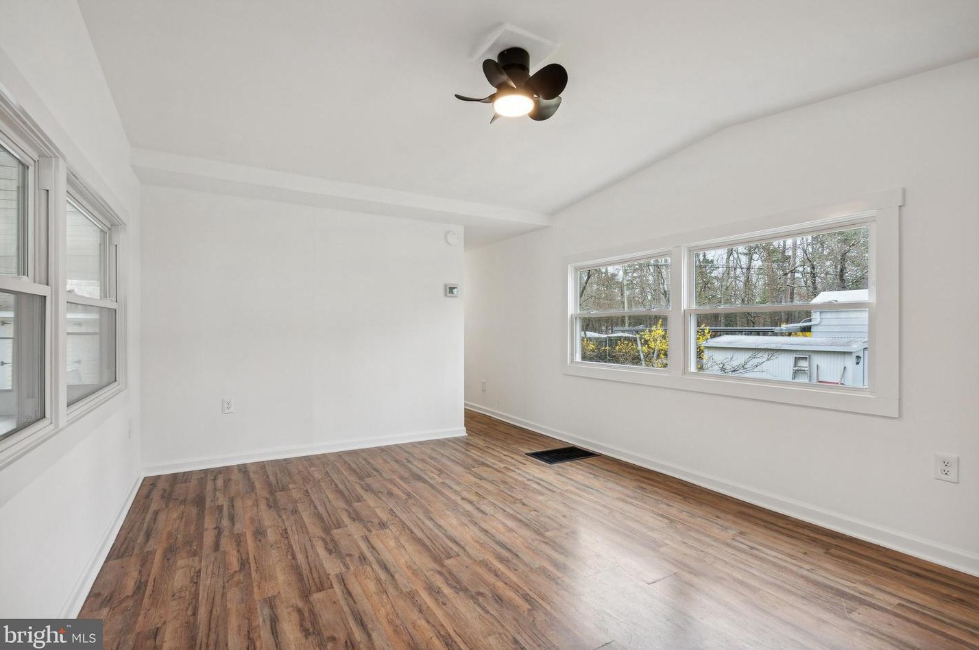 39 Cherry Ln, Southampton NJ 08088-9073 exterior