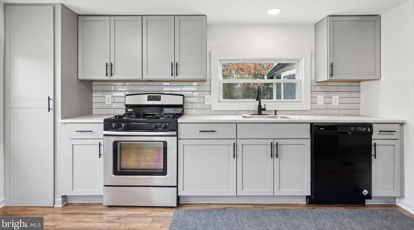 39 Cherry Ln, Southampton NJ 08088-9073 exterior