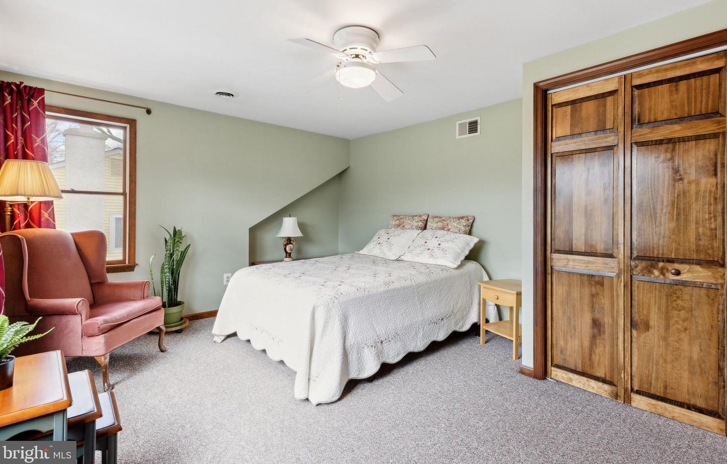 208 Andrews Ave, Moorestown NJ 08057-1237 exterior