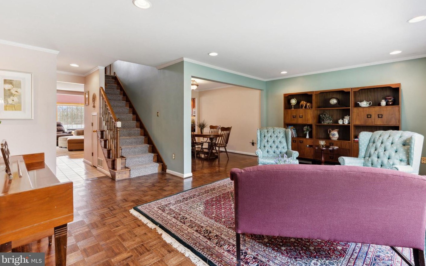 208 Andrews Ave, Moorestown NJ 08057-1237 exterior