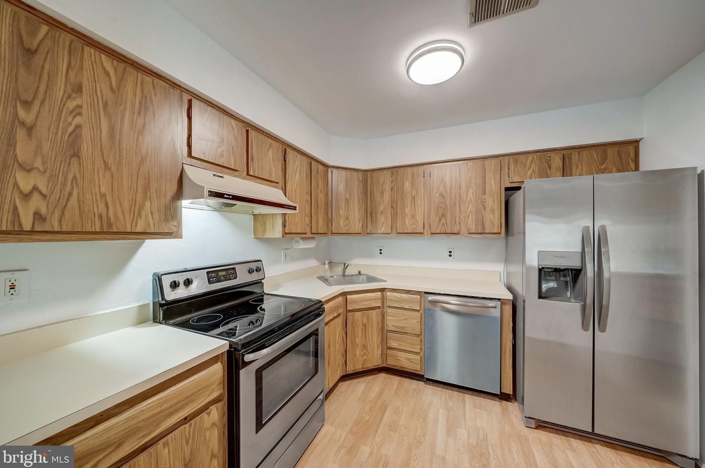 114 Birchfield Ct, Mount Laurel NJ  08054-2566 exterior