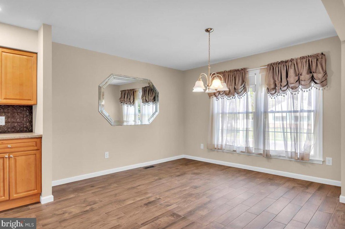 8 Sequoia Dr, Riverton NJ  08077-3135 exterior