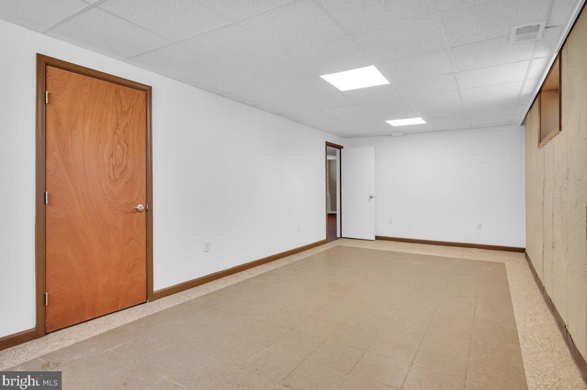 8 Sequoia Dr, Riverton NJ  08077-3135 exterior