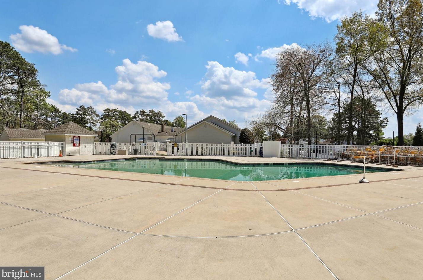 150 Dorchester Dr, Southampton NJ  08088-1326 exterior