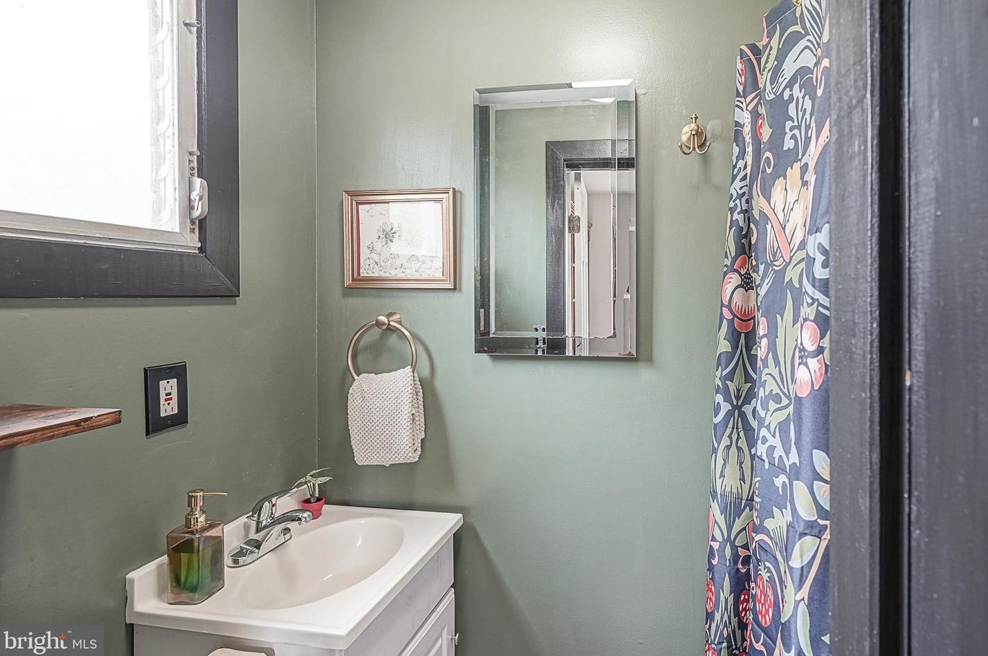 28 Lenola Rd, Moorestown NJ 08057-1023 exterior