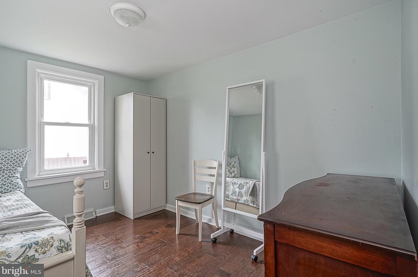 28 Lenola Rd, Moorestown NJ 08057-1023 exterior